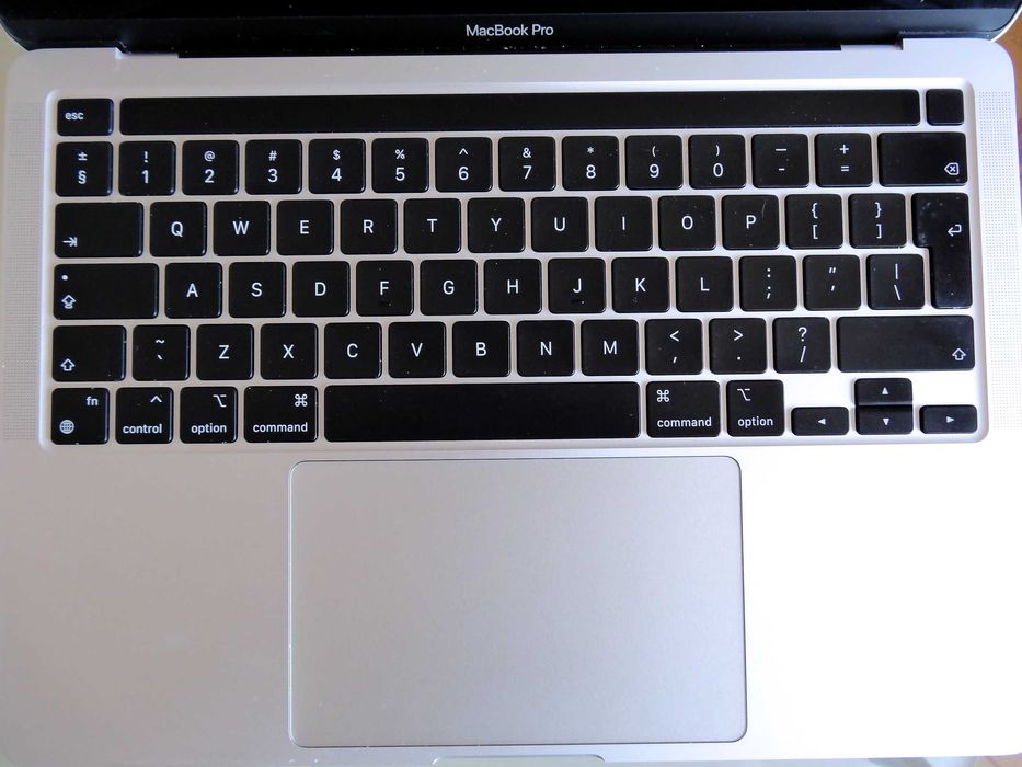 Apple MacBook Pro M1 (2022) 13.3" с екстри