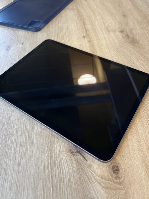 iPad Pro 11” Wi-Fi + Cellular