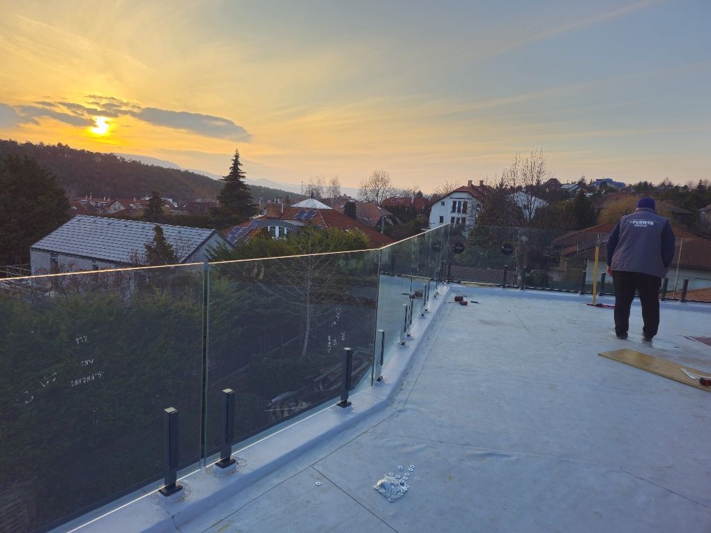 Balustrade sticlă – Montaj rapid – Preț avantajos – Timișoara