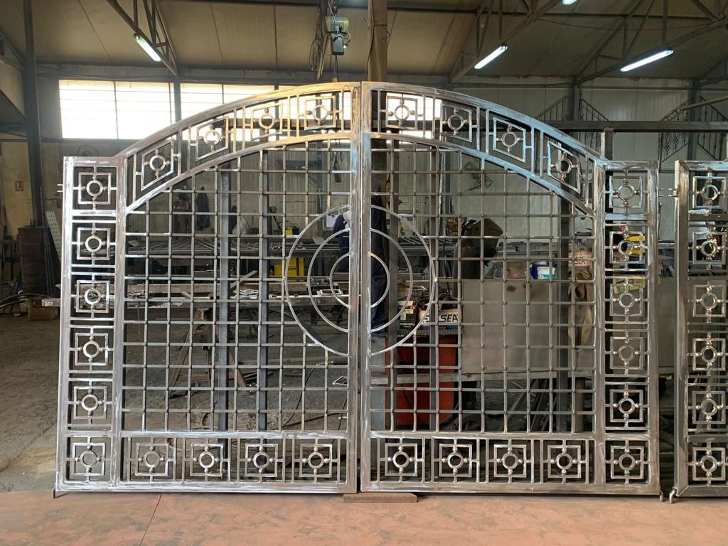Confectii Metalice Diverse  Sudor Autorizat    Terasamente Inox