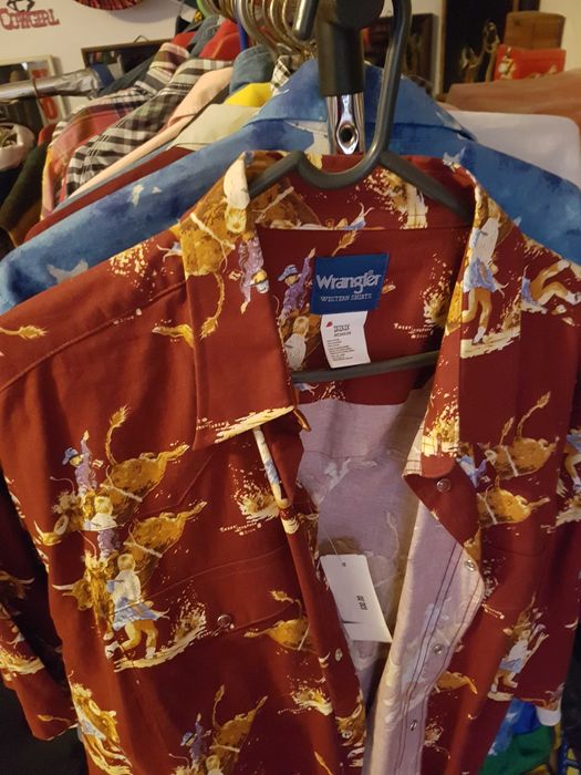 Wrangler camasa cu masurile in poza