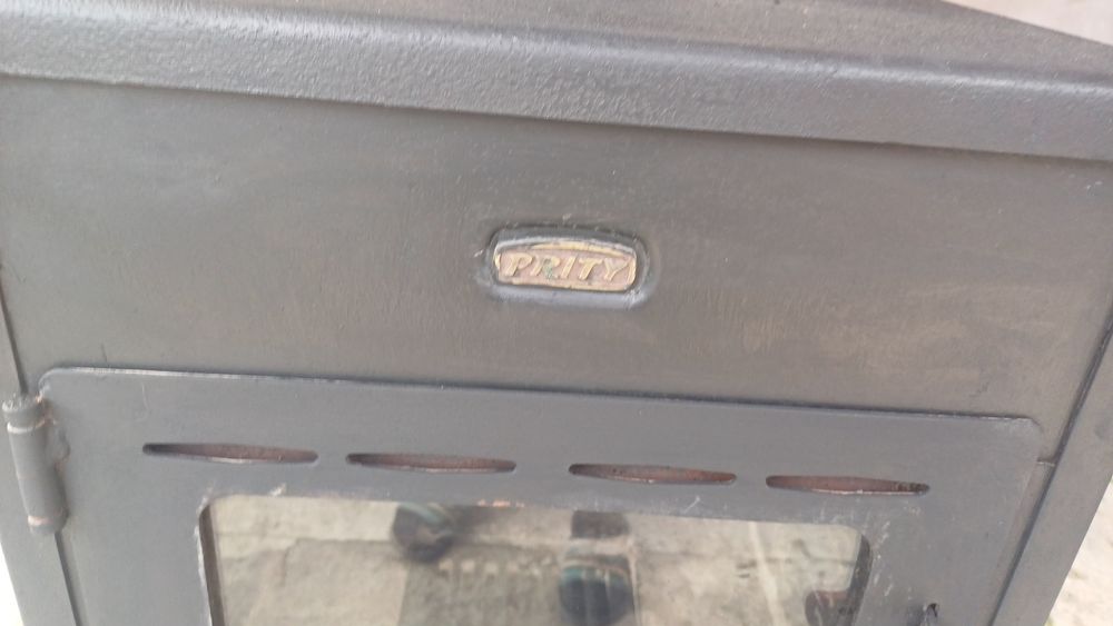 Vând sobă tip șemineu
