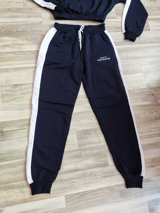 Нов анцуг рр S-М,само етикета е махнат
Цена 29 лв