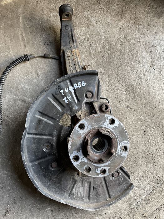 Fuzeta dreapta fata Audi q7 touareg 7p porche cayenne 7P6 407 246 A