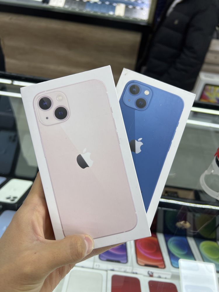 iPhone 13 Red/blue 128