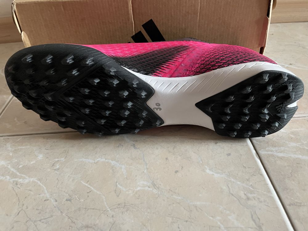 Футболни обувки adidas