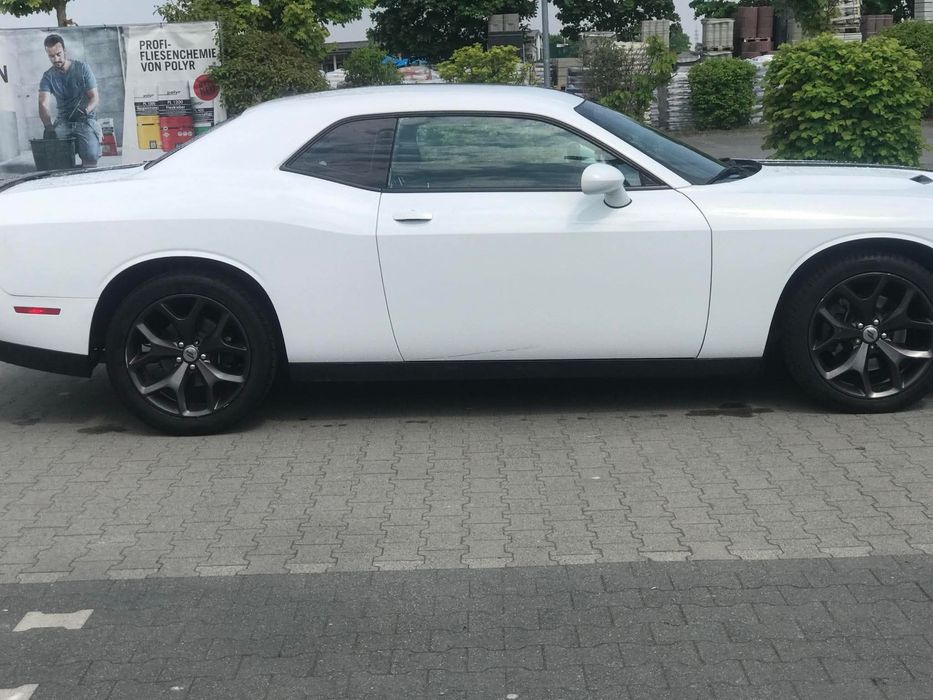 Dodge challenger sxt 3.6 v6 309 cp 2016