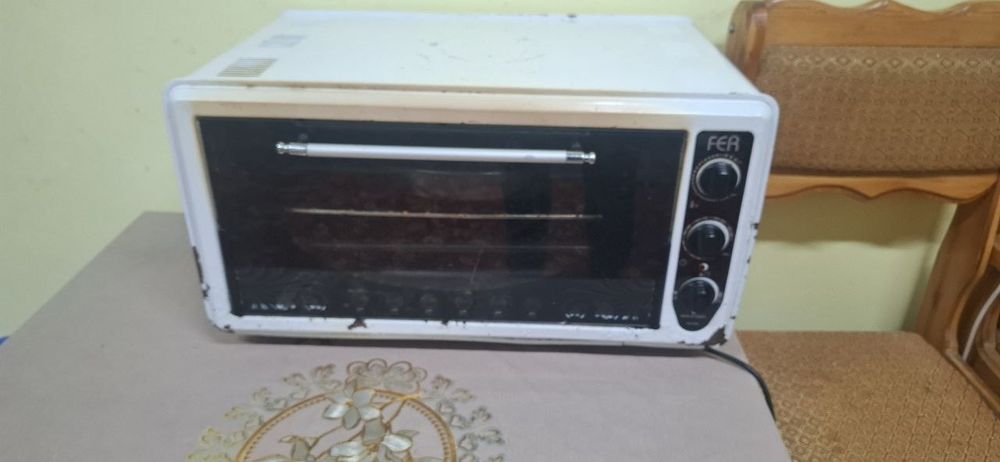 Продаётся эл печь  б/у,