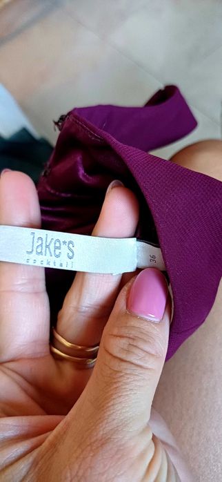 Официалнa рокля бордо