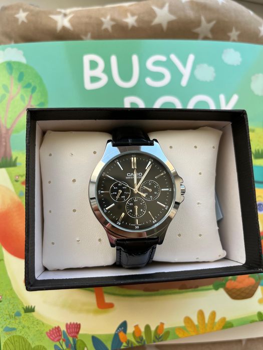 Продам новые часы