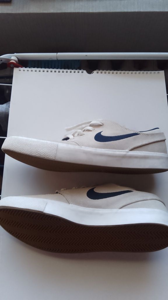 Скейтърски кецове Nike by Stefan Yanoski