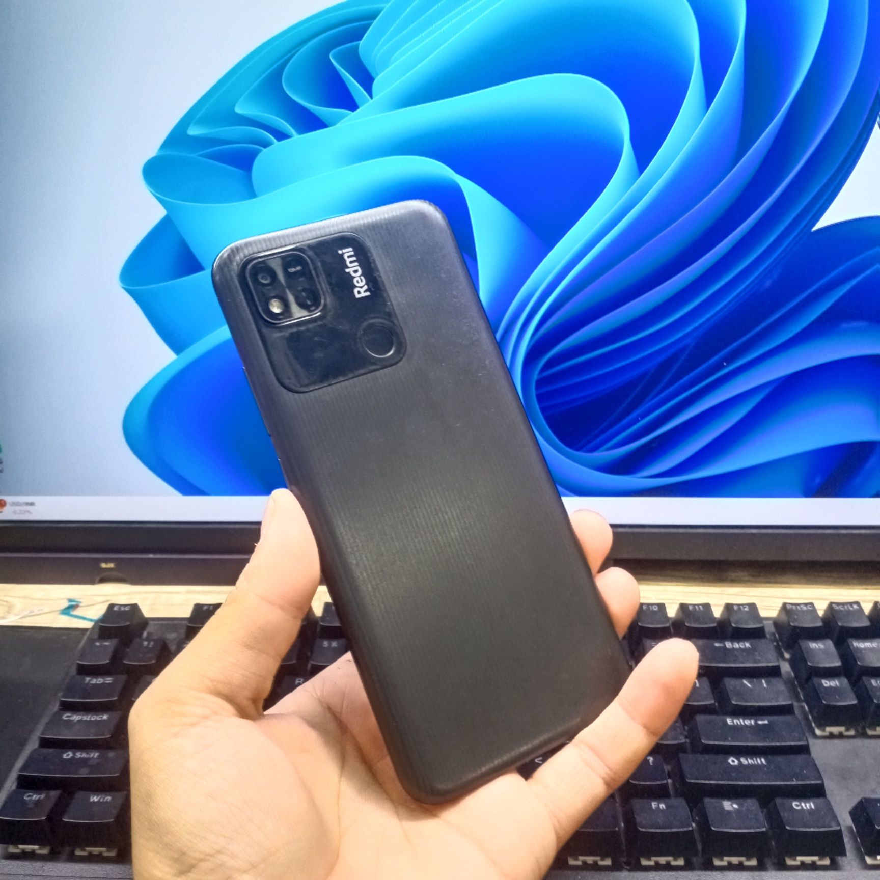 Redmi 10A srochna sotiladi