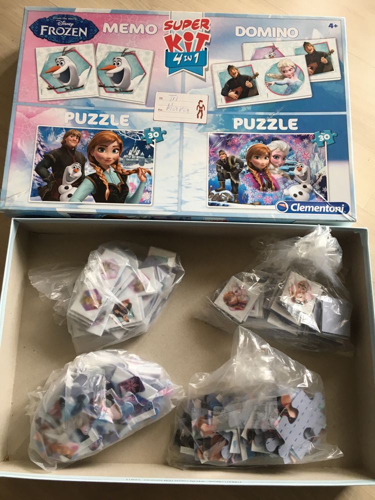 Vand puzzel 4 in 1 cu Frozen.