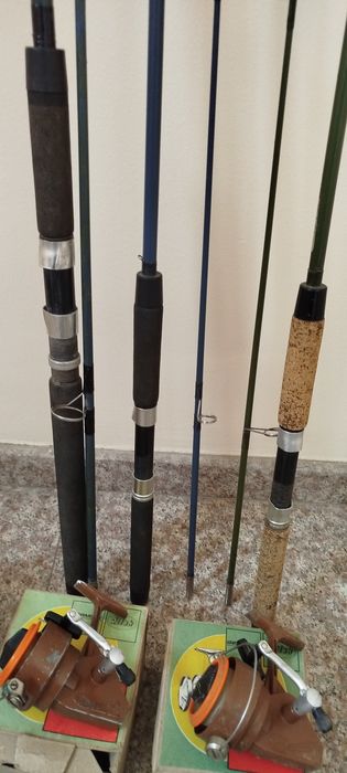 Три броя въдици и макари Germina