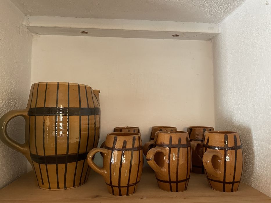 Vand set de lut smaltuit carafa si 6 cesti