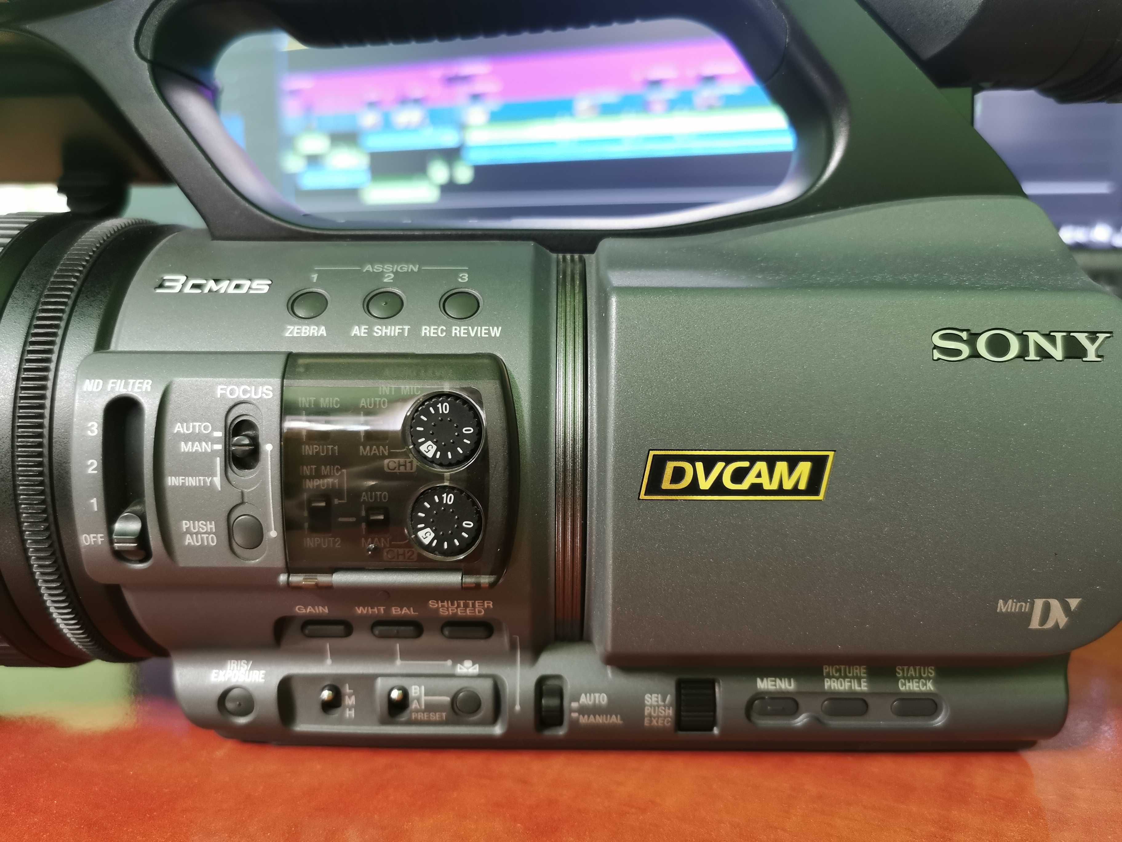 Cameră video miniDV Sony DSR-PD175P