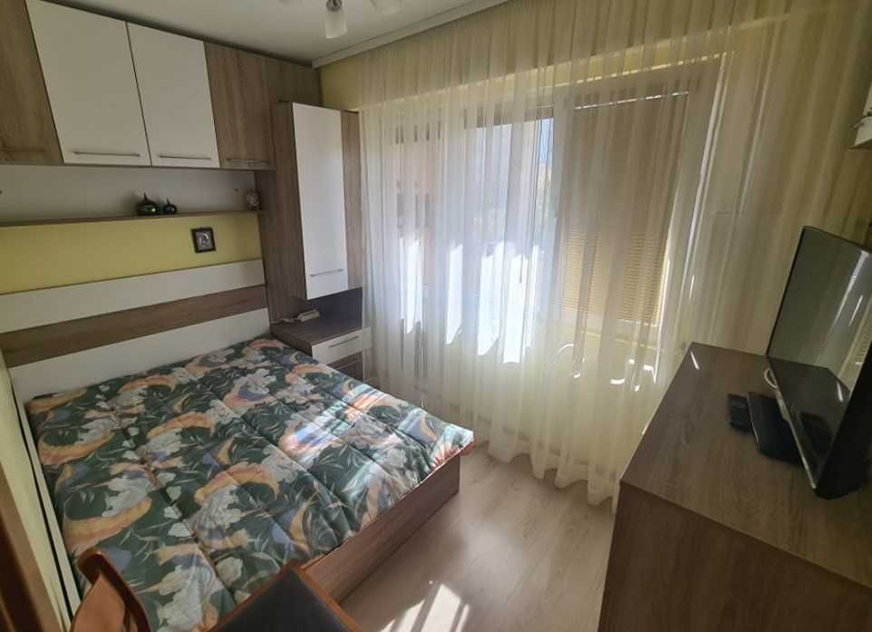Дава се под наем Четиристаен апартамент в Пловдив, Център - 94 кв.м за 204 € - Снимка #2