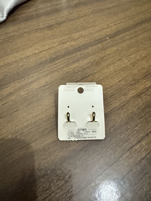 Продам сережки новые