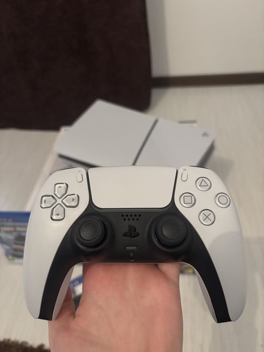 Vând  Consolă PS 5 - 1 TB