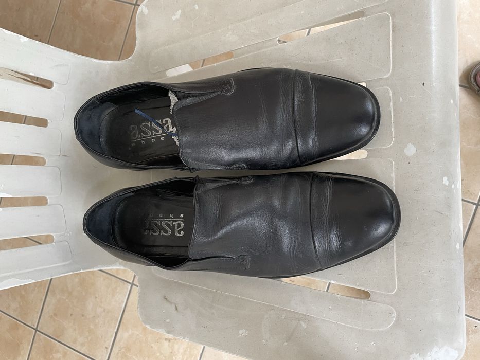 Старая мужская обувь