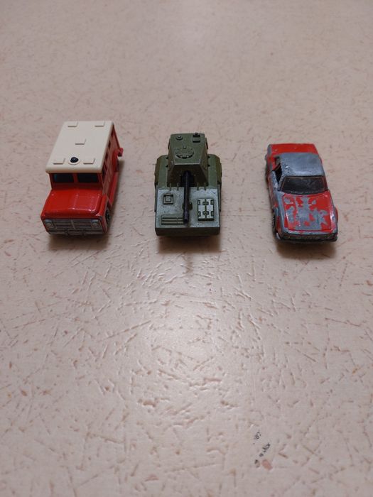 Метални колички: matchbox и руски