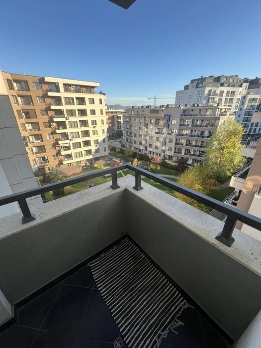 Двустаен апартамент в ж.к. Студентски град.