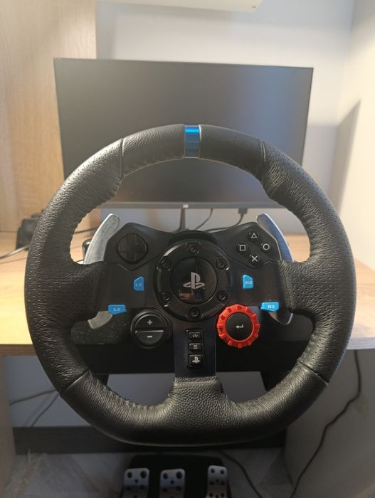 Logitech g29 игрой руль, В комплект игры входит подарок.