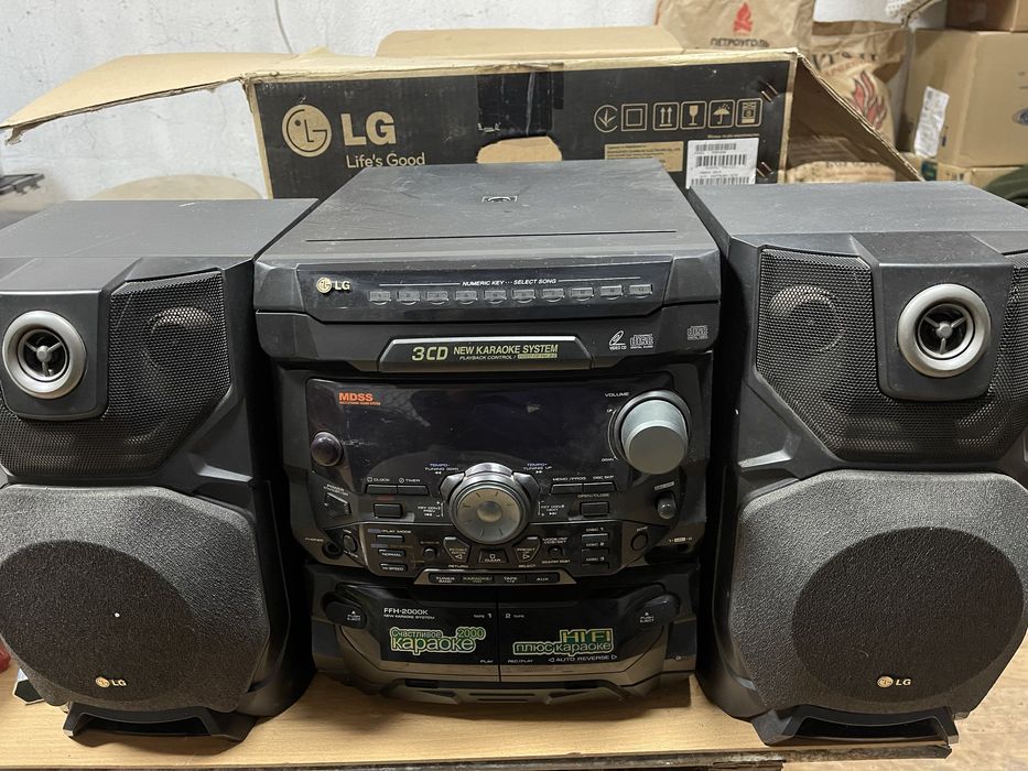 Музыкальный центр LG