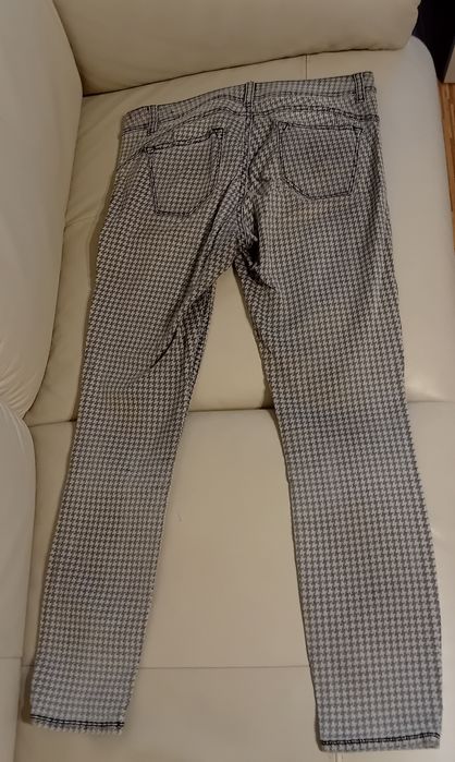 Черно бели дамски дънки, Benneton, размер 34.