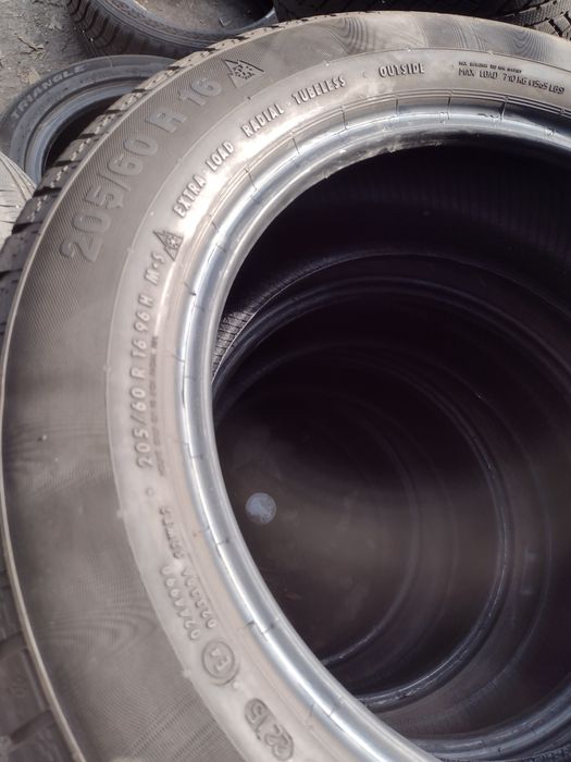 Перфектни 4бр.205/60/16 Continental TS830P dot3415