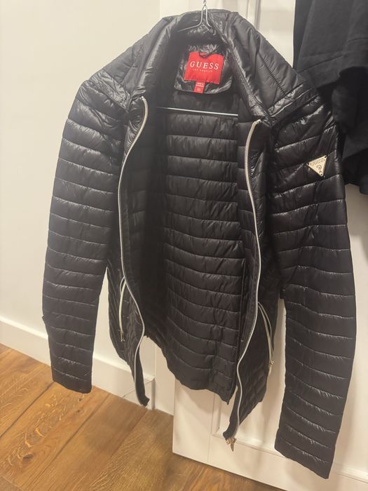 Geaca Guess marimea xs