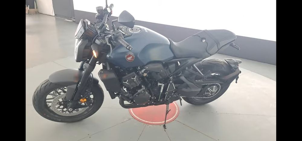 Honda CB 1000 R Black Edition FOP