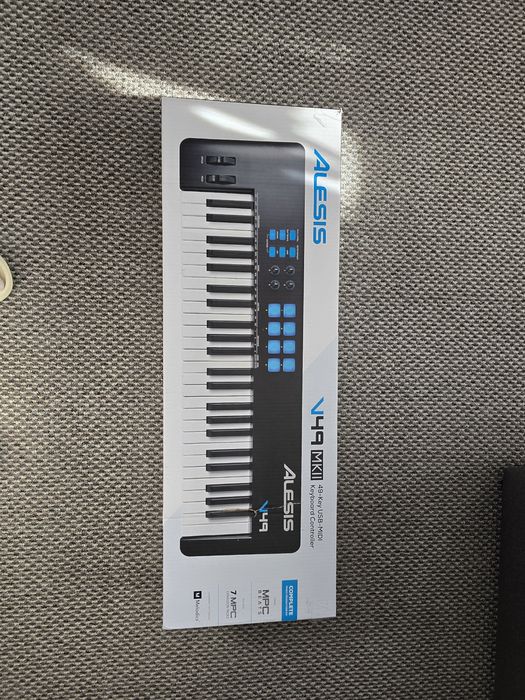 MiDi Alesis V 49
MIDI-клавиатура ALESIS V49 MKII; 
49 динамичес