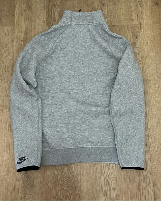 Сив блузон на Nike Tech Flecee