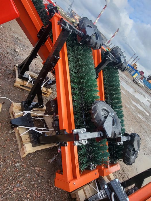 Коммунальные щетки 1.8м  Большая земля