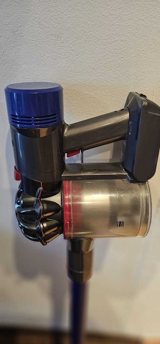 Dyson V8 cu adaptor Baterie Dewalt