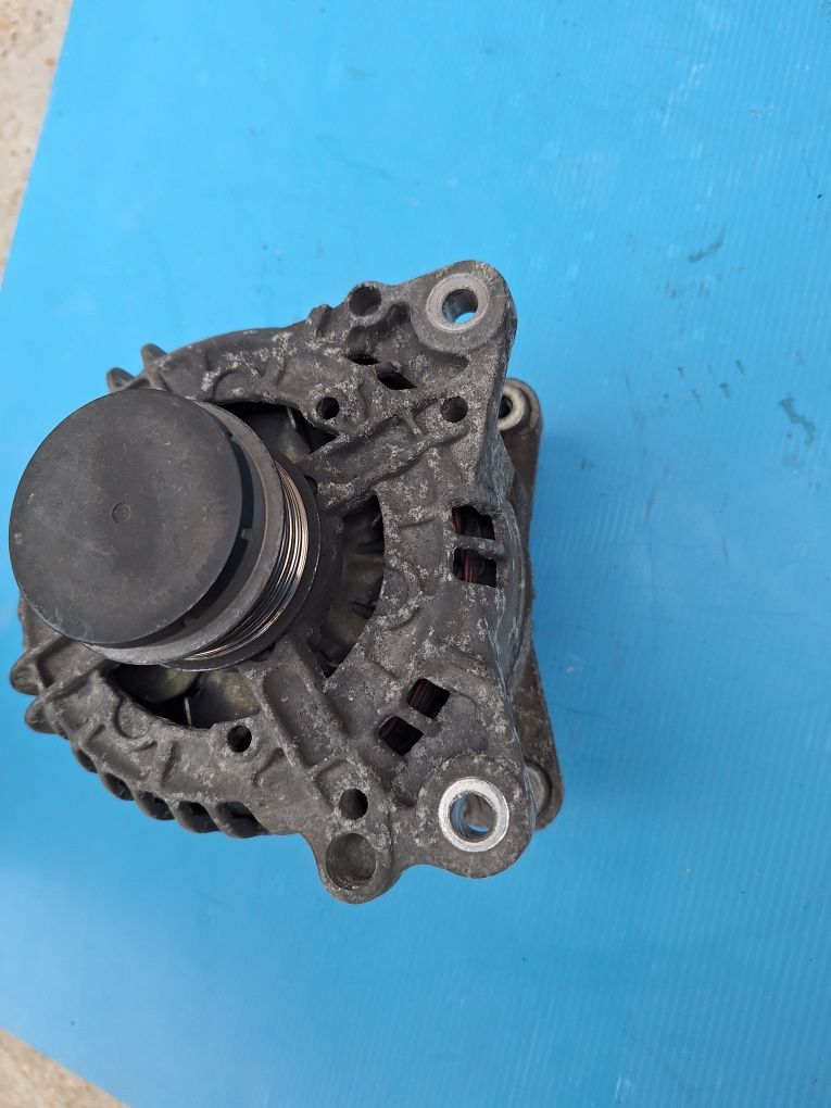 Алтернатор Hella нов Audi A4 1.9tdi 131k нова ролка фрайлайф