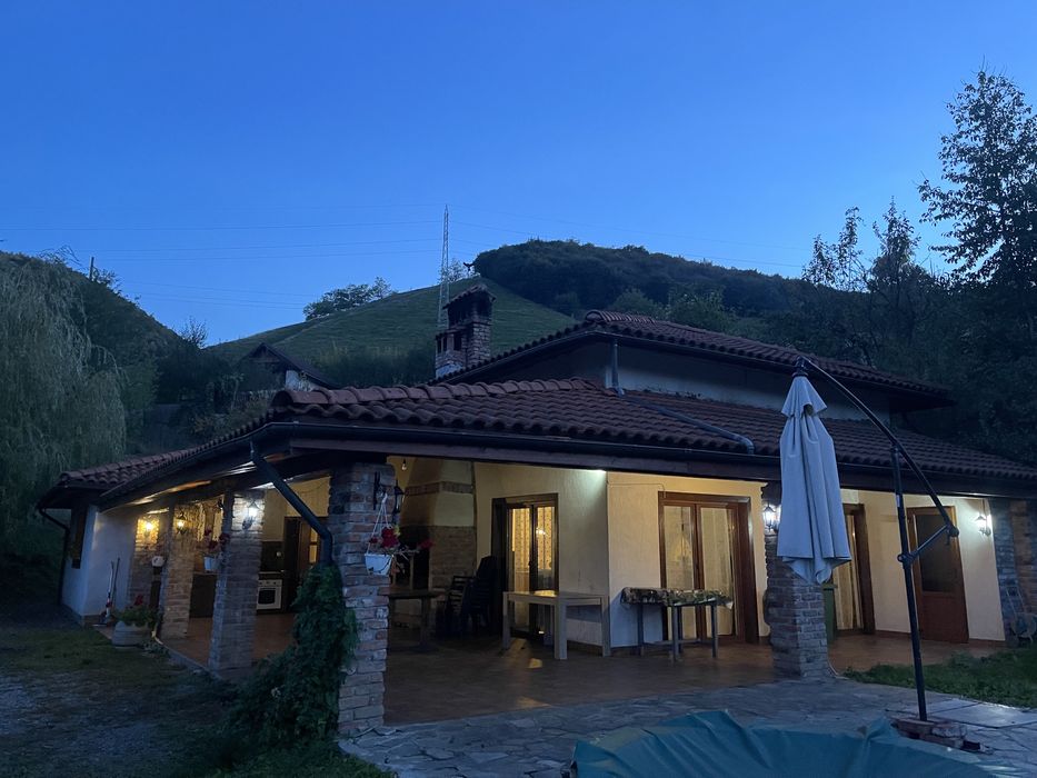 Cabana de inchiriat cu piscina si ciubar la Someșul Cald , Cluj