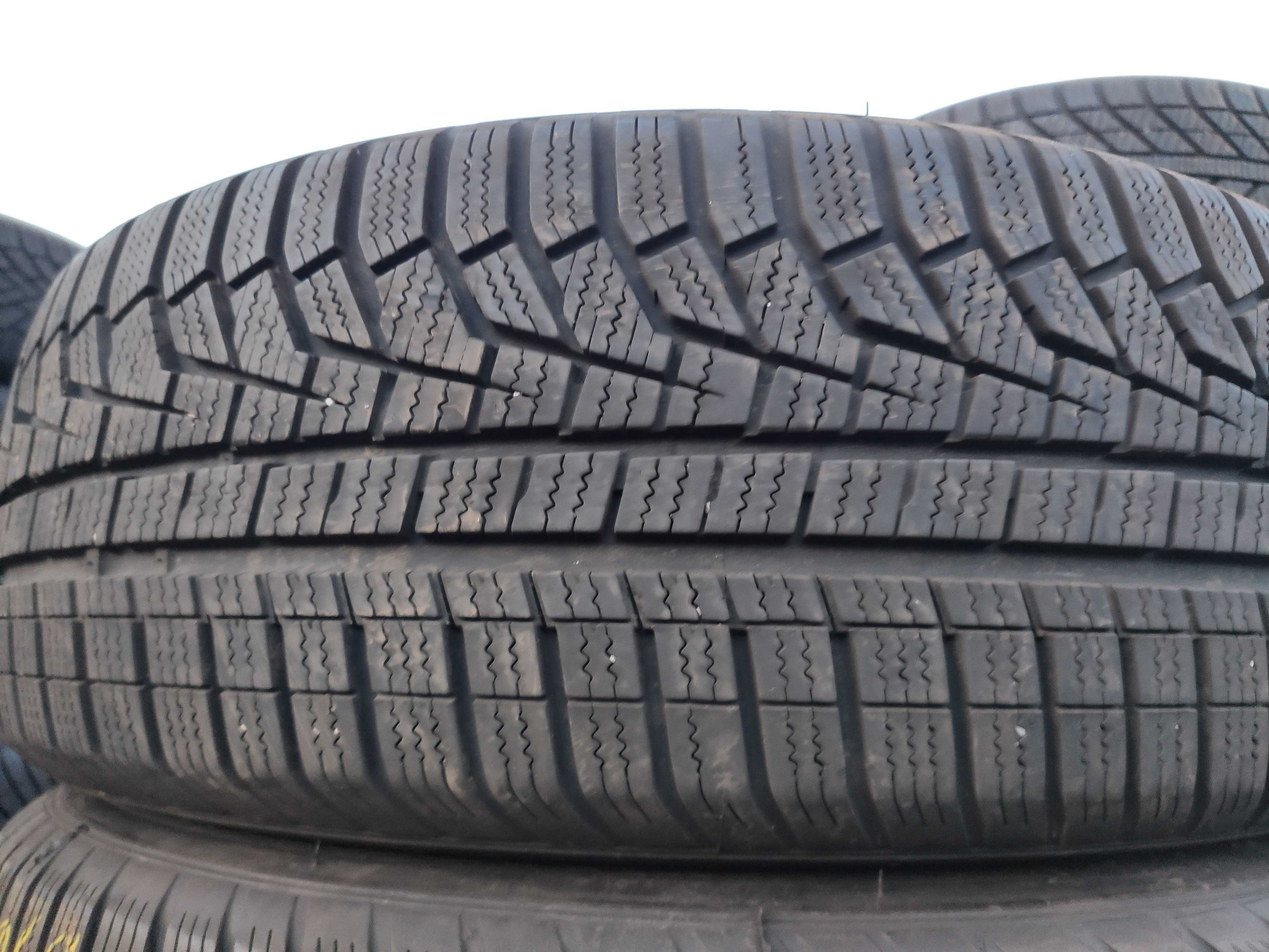 2бр Зимни гуми 205 60 16 - Hankook