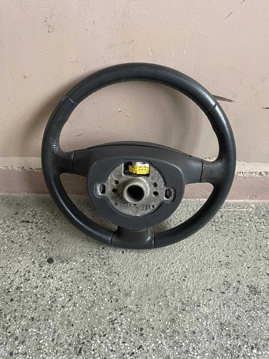 Трилъчев волан VW Golf 5
