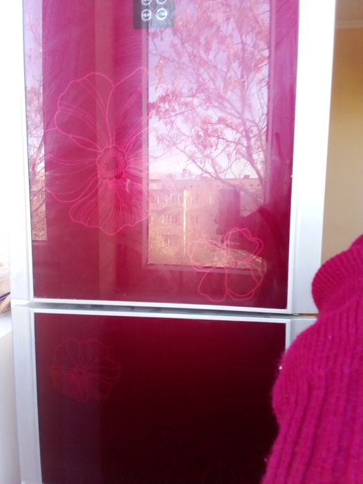 Продам холодильник 50000 тенге стиральный машина  за 30000 тысяча тенг