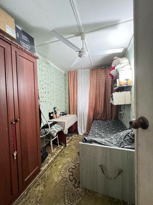 Продажа 3 комнатная квартира Спутник 8 1 этаж Огород