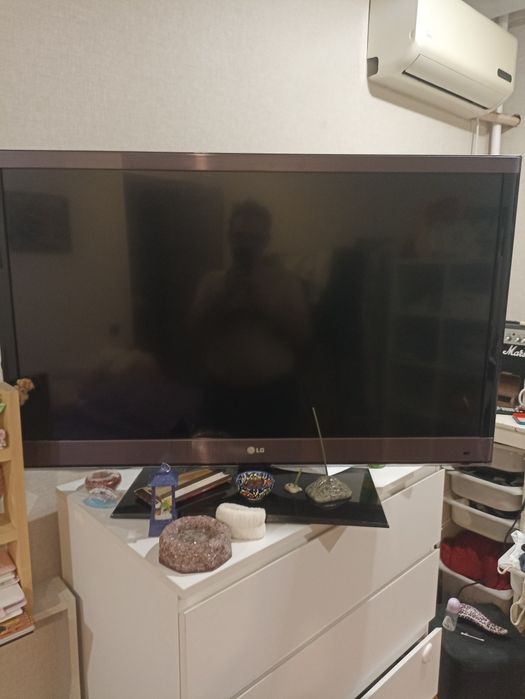 Телевизор 106 см  LG 42LV571S-ZA