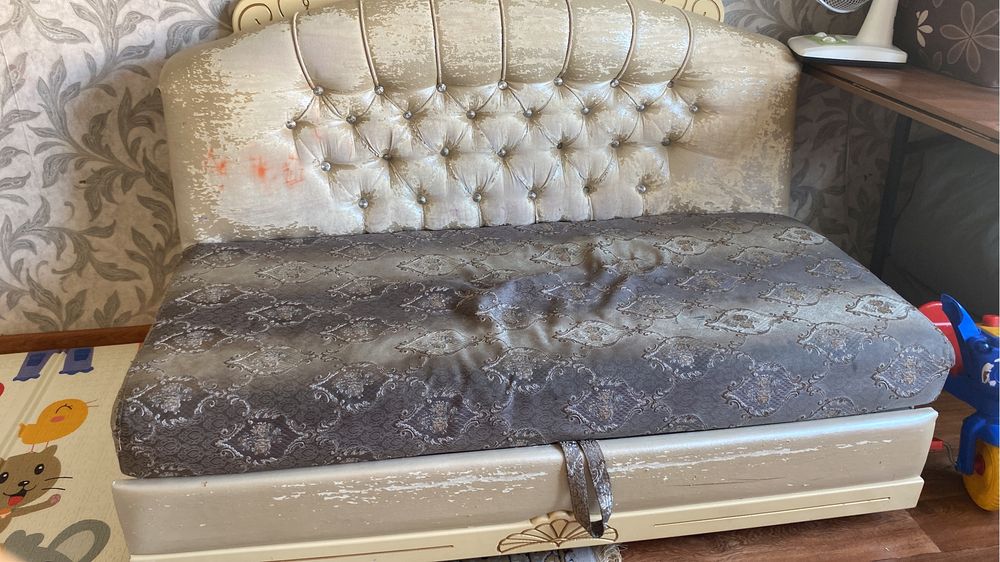 Угловой диван б/у