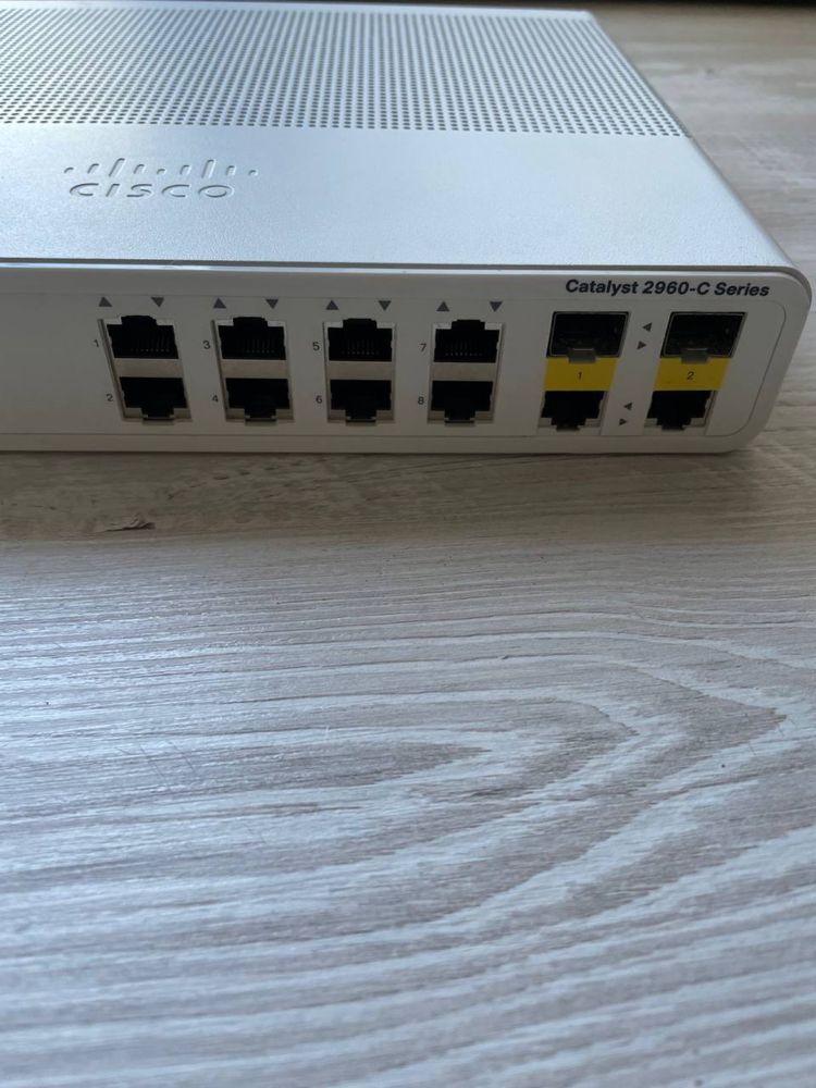 Управляемый PoE комутатор Cisco