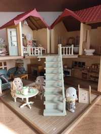 Домик кукольный с мебелью и полным набором игрушек
