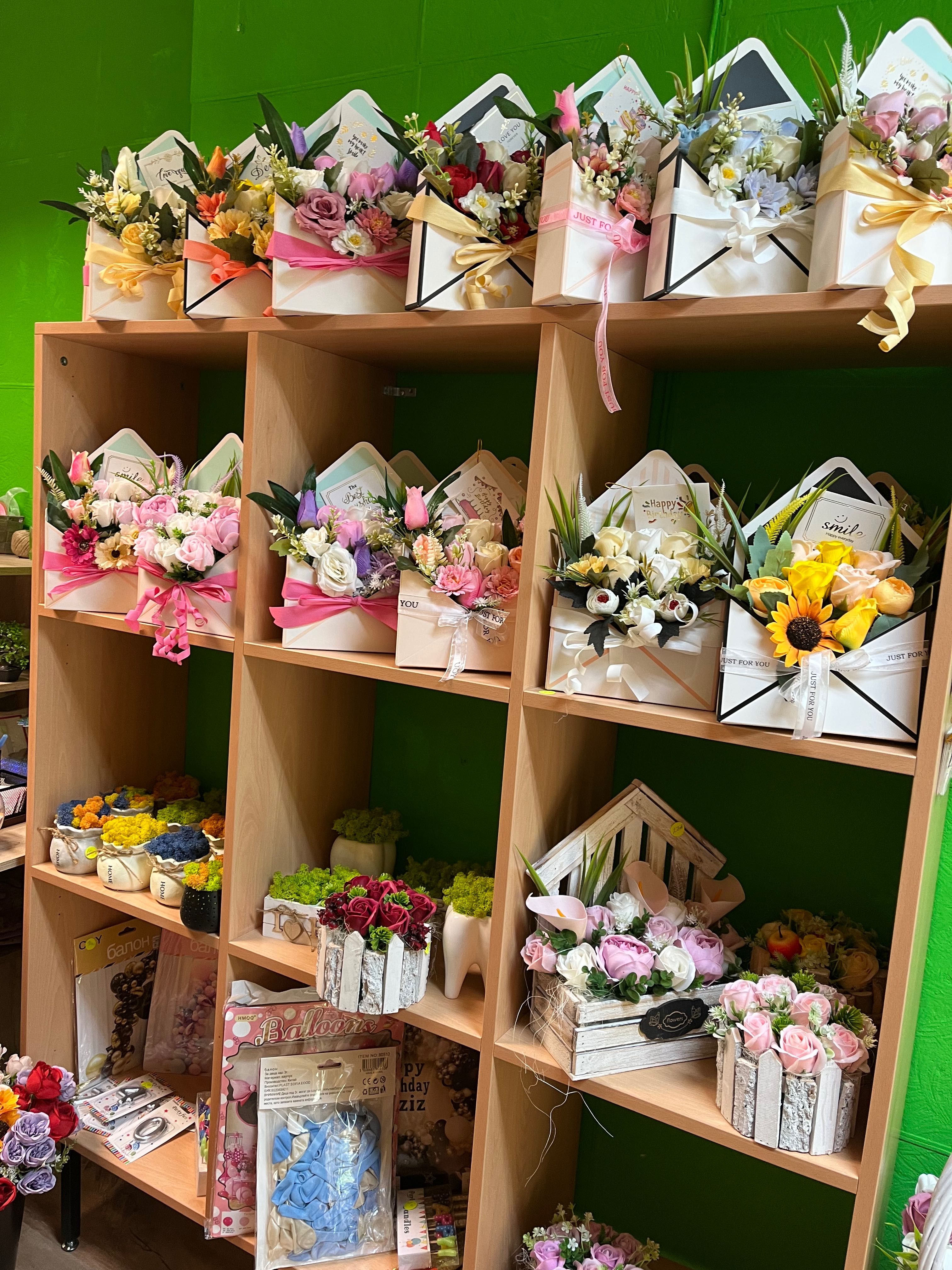 Магазин за Цветя и цветни аранжировки свещи и сапуни