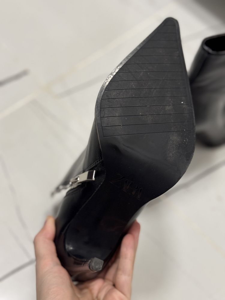 Cizme scurte stiletto Zara