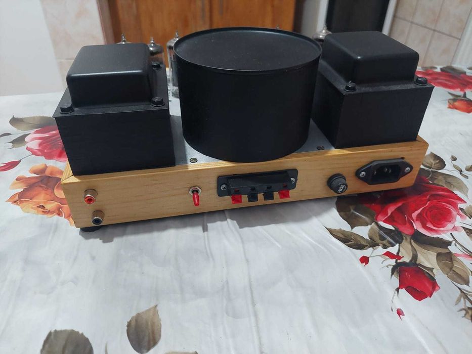 Amplificatoare pe lampi.