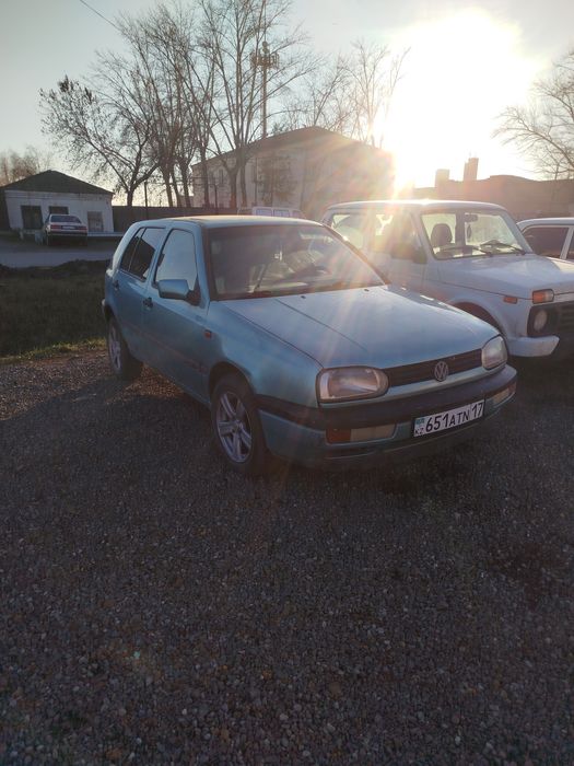 Продам машину Volkswagen Golf 3,